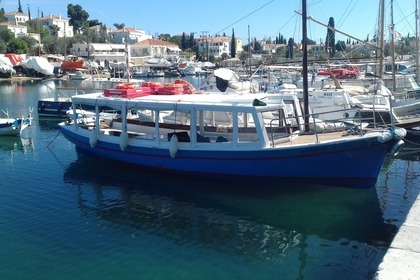 Rental Motorboat Greek spetses xilino 1986 Spetses