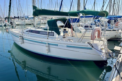 Hire Sailboat Jeanneau ATTALIA 32 La Grande-Motte