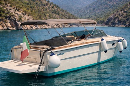 Hire Motorboat C.N. Boat s.r.l. Tornado 38 Naples