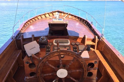 Rental Motorboat Autocostruzione Gozzo Sorrentino Giardini Naxos