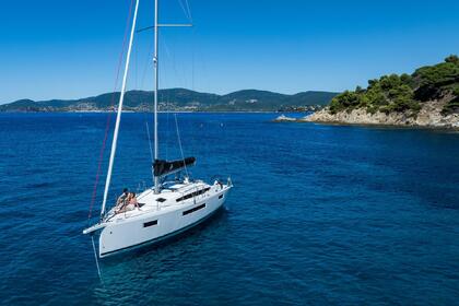 Hire Sailboat  Sun Odyssey 415 Nikiti