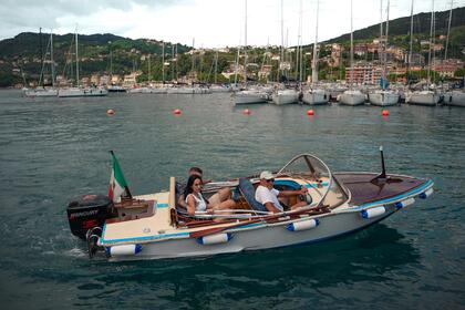 Rental Motorboat Dalla Pietà Dp5 Lerici