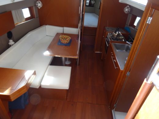 Sailboat BENETEAU OCEANIS 38 Plan du bateau