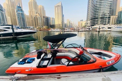 Rental Motorboat Moomba Outback V Dubai Marina