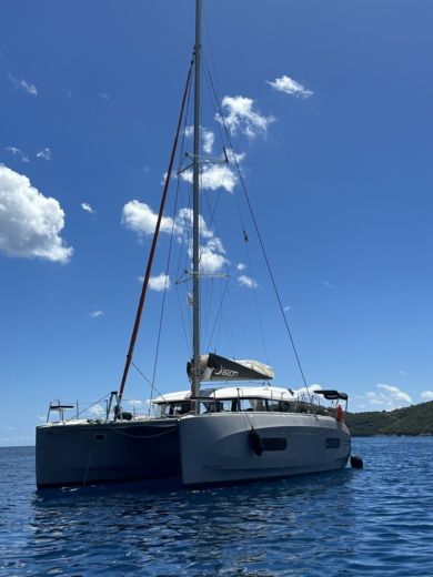 Leukada Catamaran Beneteau Excess 11 alt tag text