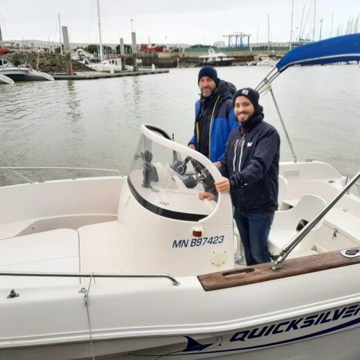 Royan Motorboat Quicksilver 6.30 commander alt tag text