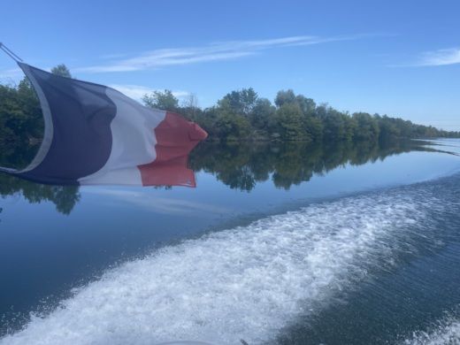 Chalon-sur-Saône Motorboat Selection boat Aston 21 alt tag text