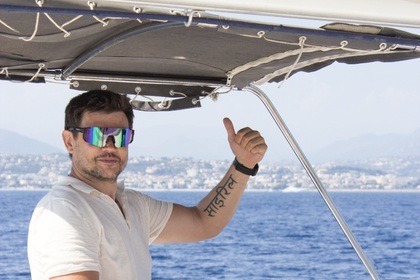 Hire Catamaran Bavaria Nautitech 441 Villefranche-sur-Mer