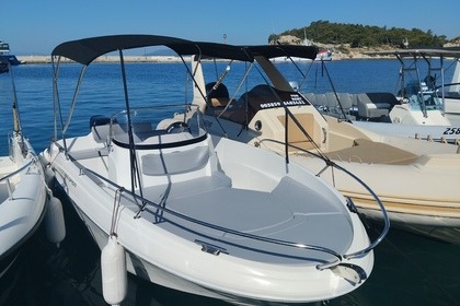 Verhuur Motorboot Prince Open 560 Makarska