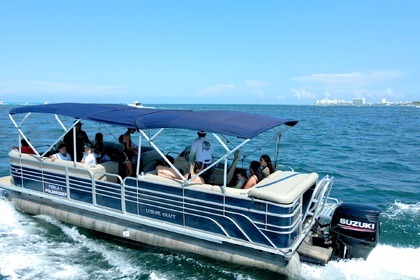 Rental Motorboat LEISURE KRAFT 2835LX Cancún