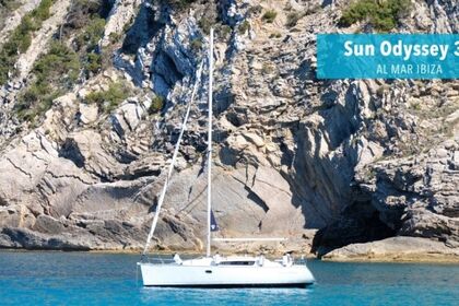Rental Sailboat Jeanneau Sun Odyssey 32i Santa Eulalia del Río