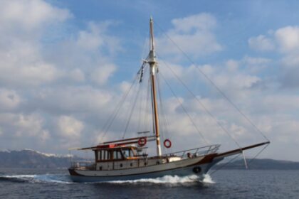 Hire Motorboat Traditional wooden boat Santorini