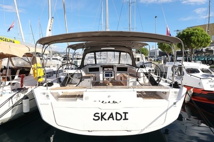 Hyra båt Segelbåt Dufour Yachts Dufour 530 - 6 cab. Trogir