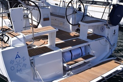 Location Voilier BENETEAU OCEANIS 38 Carloforte
