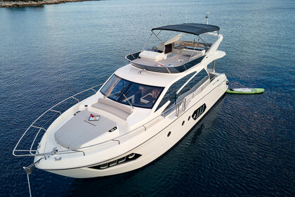 Hire Motorboat Absolute 50 FLY Marina Lav