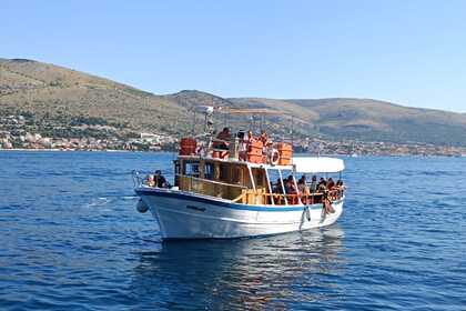 Ενοικίαση Μηχανοκίνητο σκάφος Traditional Boat Τρογκίρ