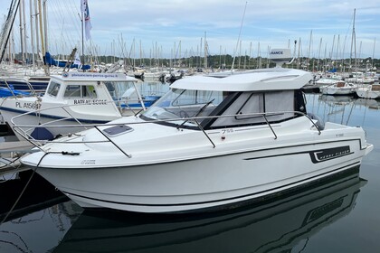Charter Motorboat Jeanneau Merry Fisher 755 Perros-Guirec
