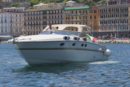 Noleggio Barca a motore Tornado Tornado 45 Napoli