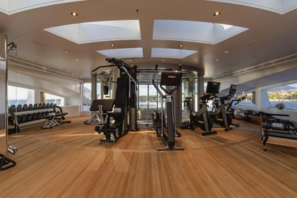 Charter Motorboat Golden Yachts Golden Yachts Abu Dhabi