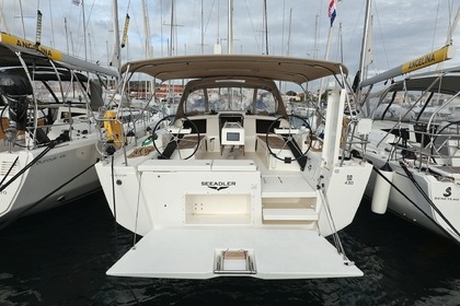 Rental Sailboat Dufour Yachts Dufour 430 - 3 cab. Vrulje