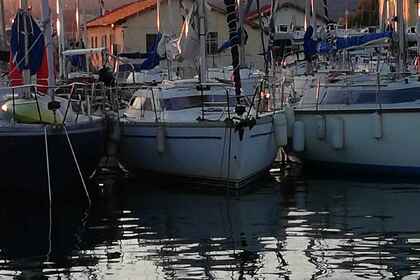 Rental Sailboat JEANNEAU Sun dream 28 Toulon