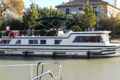 Charter Houseboat Porter & Haylett Millau Canal du Midi