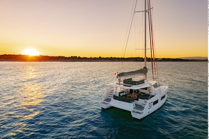 Hire Catamaran Aventura Yachts Aventura Yachts 37 La Herradura