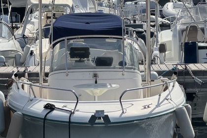 Hire Motorboat Jeanneau CAP camarat 625 Roquebrune-sur-Argens