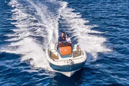 Noleggio Barca a motore INVICTUS 200 FX  2023 Cala Rajada