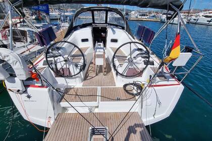 Rental Sailboat Jeanneau Sun Odyssey 349 - 2 cab. Golfo Aranci