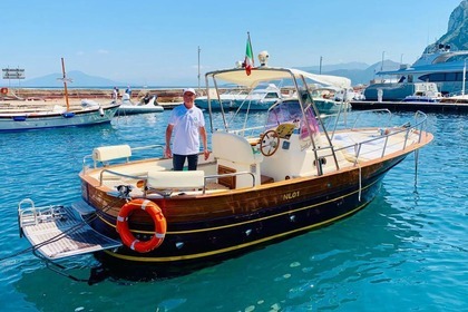 Verhuur Motorboot Fratelli Aprea 75 Capri