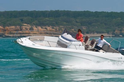 Rental Motorboat Jeanneau Superbe Cap Camarat 7.5 Open Sarzeau