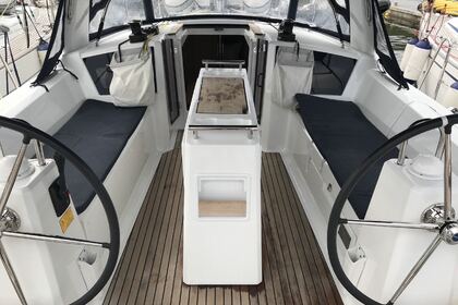 Czarter Jacht żaglowy BENETEAU OCEANIS 35.1 Castiglioncello