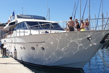 Location Yacht à moteur San Lorenzo 70 Marseille
