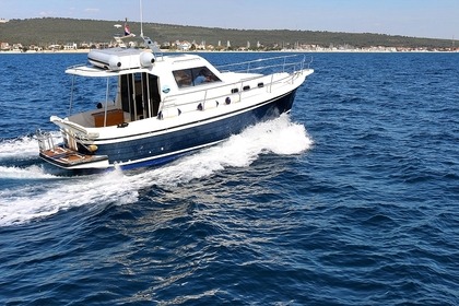 Charter Motorboat SAS VEKTOR Adria 1002 Sukošan