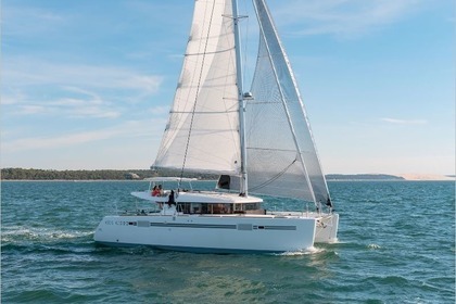 Charter Catamaran LAGOON 450 S Le Marin