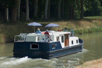 Rental Motorboat France Fluvial  EuroClassic 139 Tannay