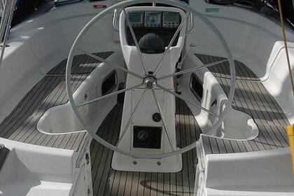Charter Sailboat Bavaria 38 Lymington