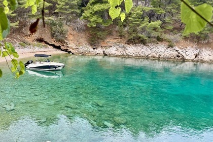 Verhuur Motorboot Quicksilver Quicksilver 605 Makarska