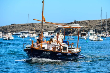 Hire Motorboat Menorquin capeador Cadaqués