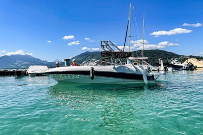 Hire Motorboat Four Winns 180 Horizon V6 225ch avec grand taud Annecy