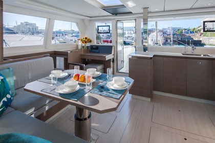 Noleggio Catamarano  Moorings 4200/4 Procida