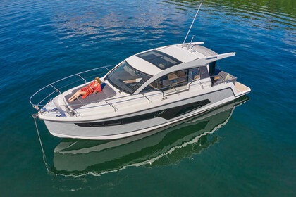 Rental Motorboat  Sealine C335 Biograd na Moru