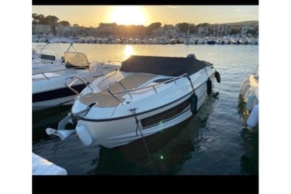 Hire Motorboat Quicksilver 755 Day Cruiser Hyères