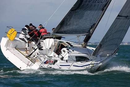 Чартер Парусная яхта JPK 1010 Ле Пьё