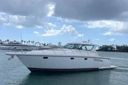 Location Bateau à moteur Tiara 48 La Romana