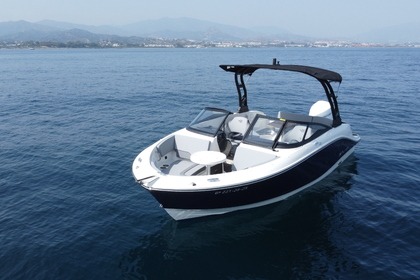 Hire Motorboat Bayliner Bayliner v20 Puerto Banús, Marbella