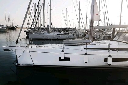 Charter Sailboat Bénéteau Oceanis 51.1 - 5 + 1 cab. Alimos