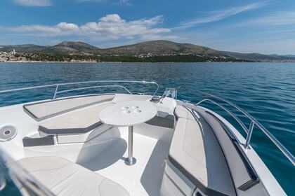 Чартер Моторная яхта Beneteau Flyer 7.7 Luxury Макарска