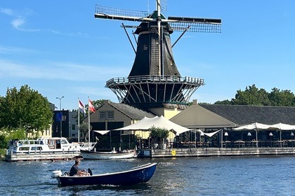 Charter Motorboat Corsiva 430 Leiden